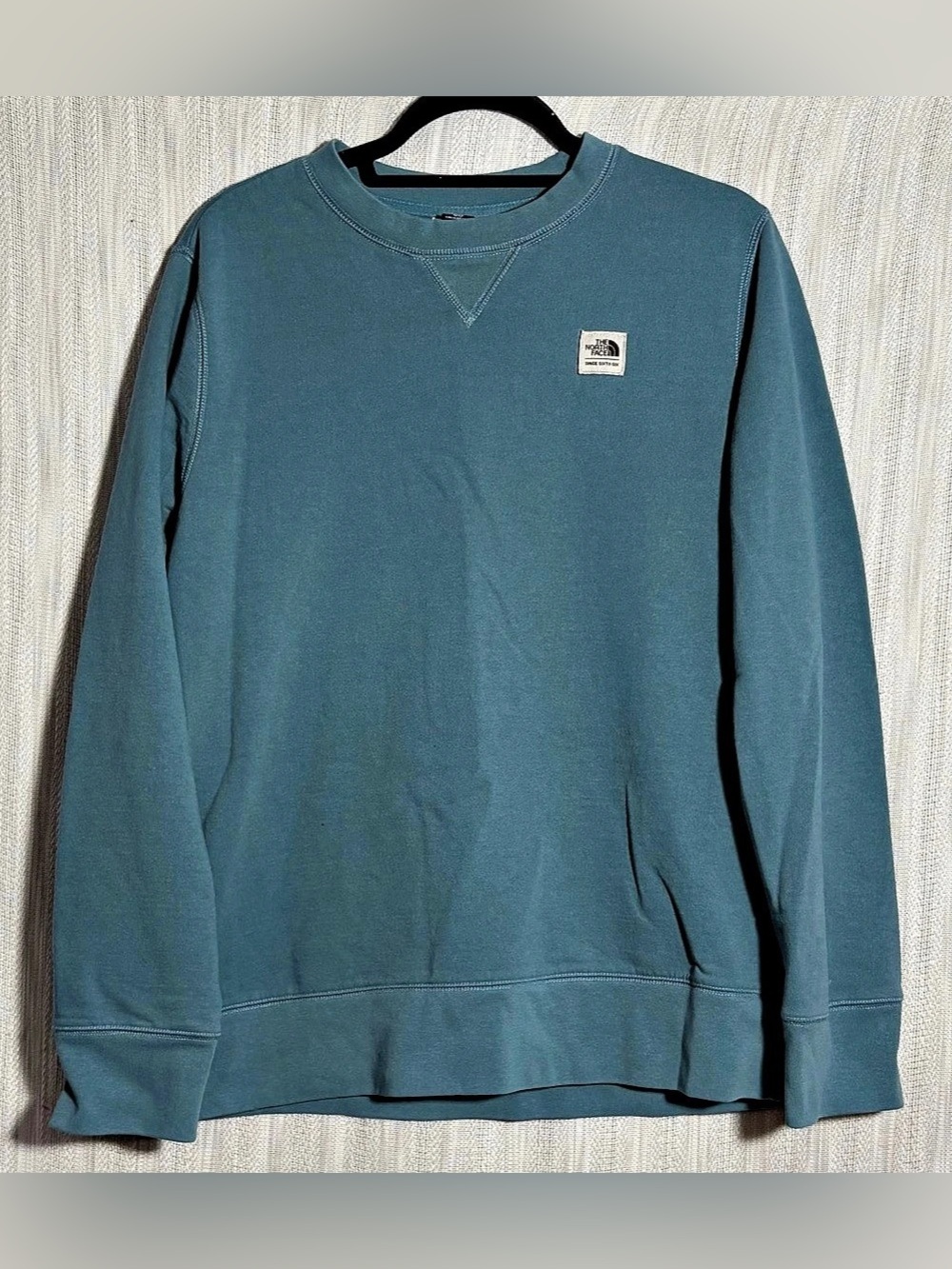 The North Face Men's Crewneck Sweatshirt in Blue Size Large Like New